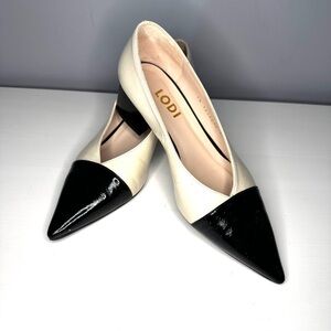 LODI - Made in Spain Leather Ivory & Black Pumps Size 37 / 6 US like new